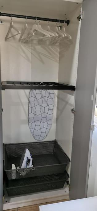 Pretty And Quiet Studio, With Wifi And Parking ليماسول المظهر الخارجي الصورة