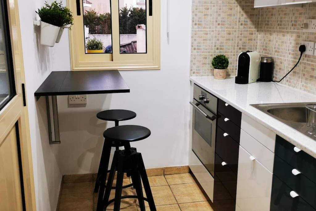 Pretty And Quiet Studio, With Wifi And Parking ليماسول المظهر الخارجي الصورة